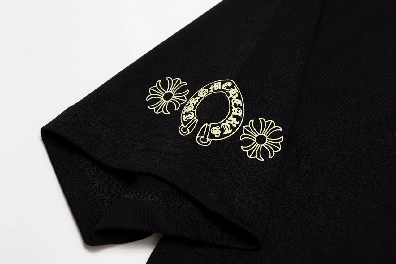 P150 Chrome Hearts Chrome Hearts Sanskrit Horseshoe Camouflage Print Short Sleeve Size: SMLXL Color: Black White